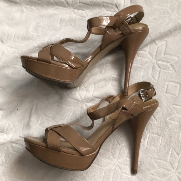 Nude Patent Leather Guess Heels sz 8 - Picture 5 of 7